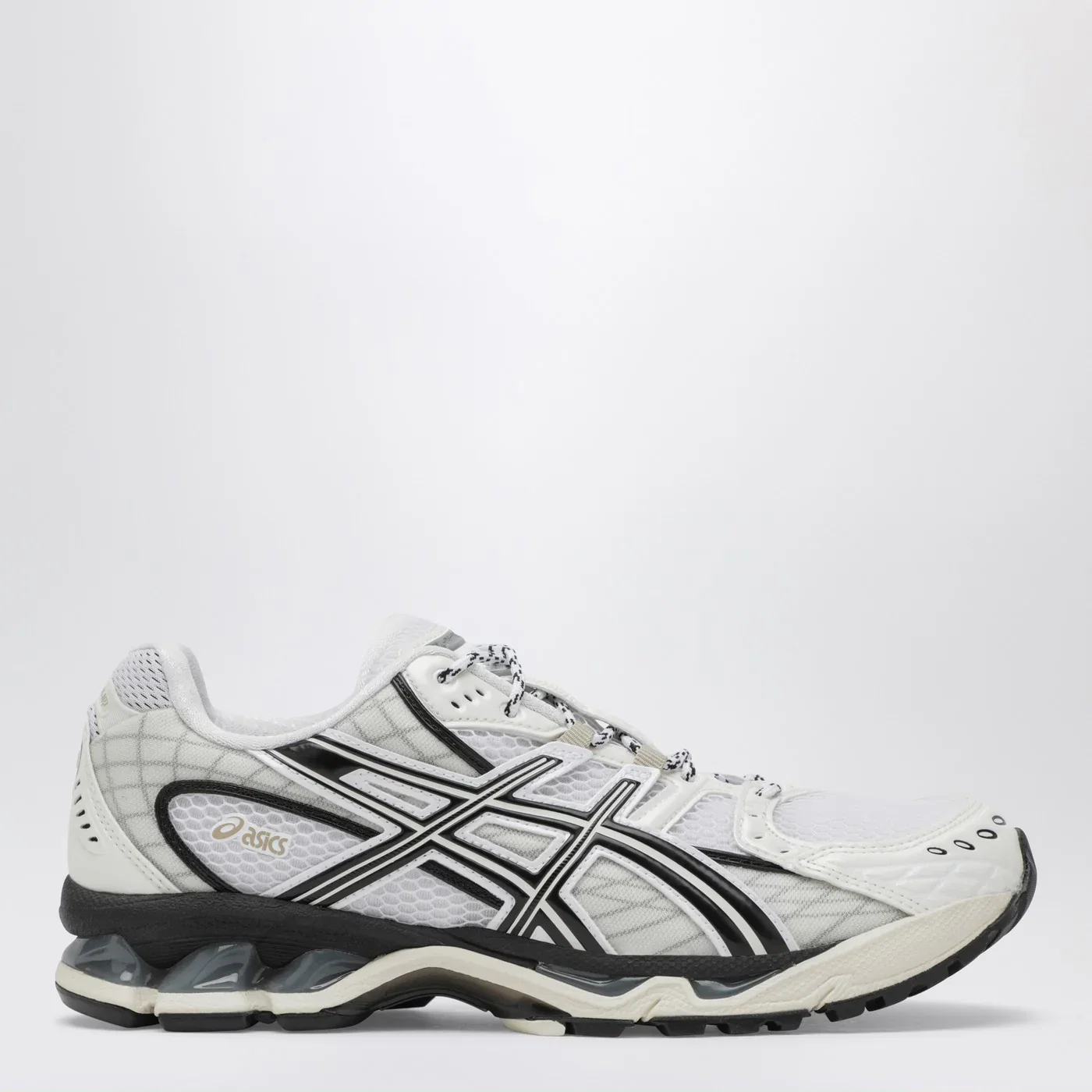 ASICS Gel-Nimbus 10.1 Sneakers in White/Ivory