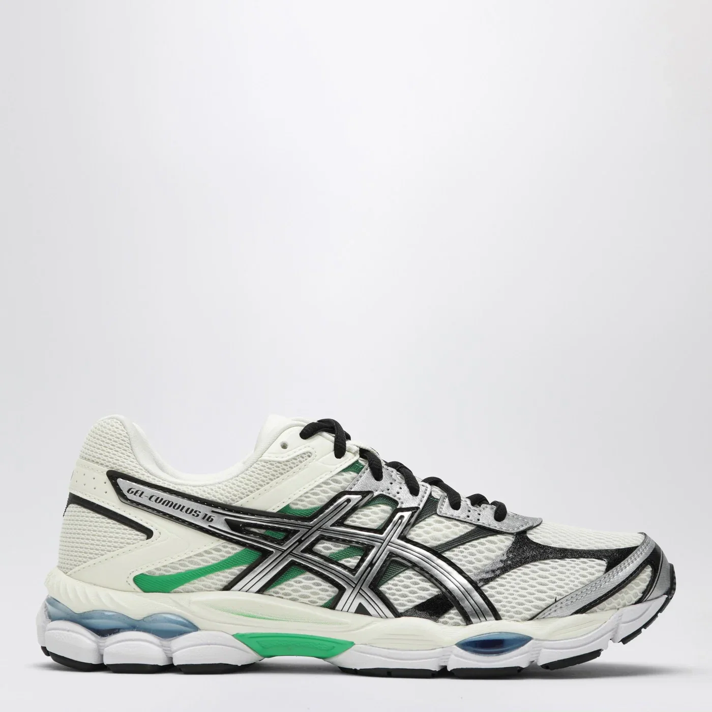 ASICS Gel-Cumulus 16 Sneakers in Ivory/Pure Silver