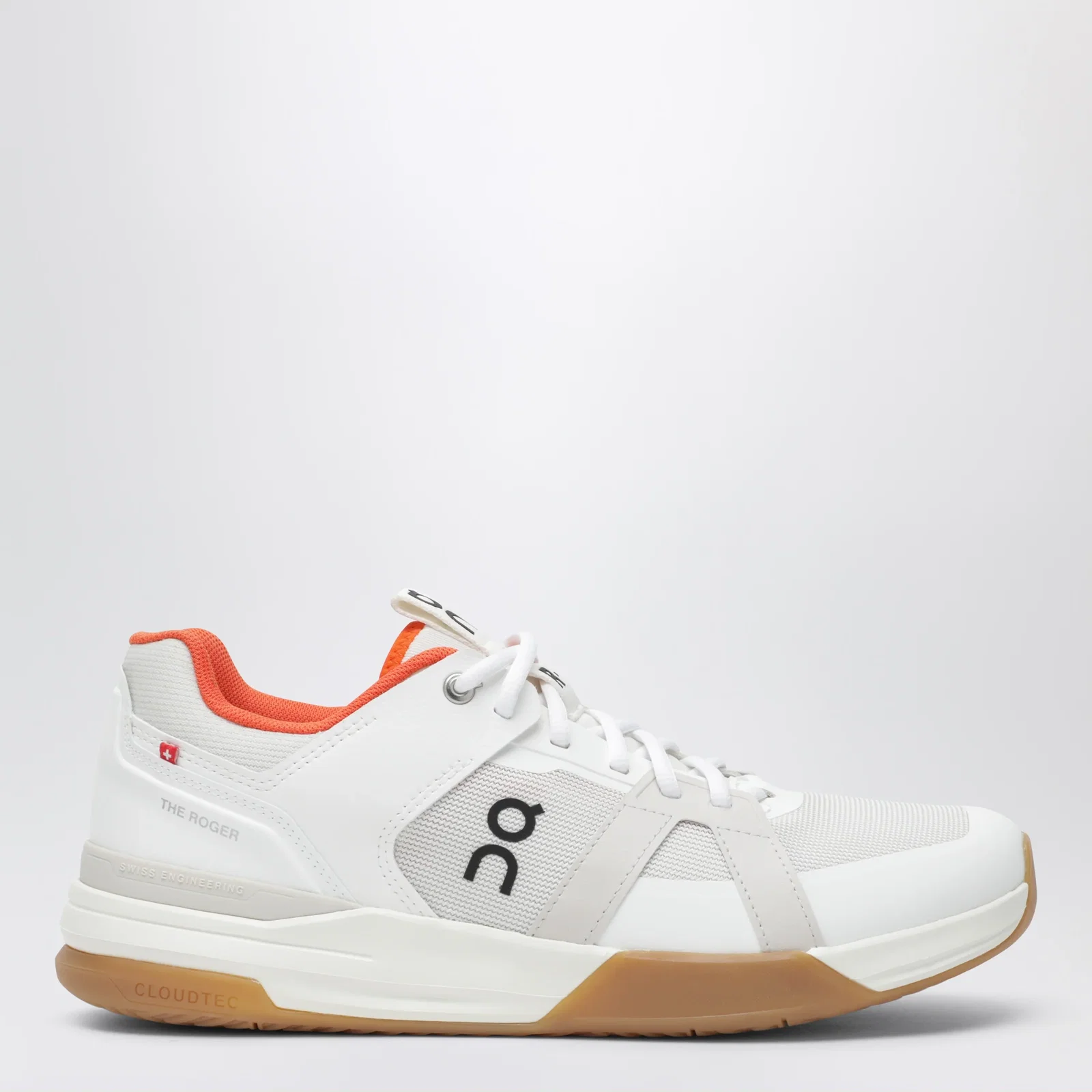 On The Roger Clubhouse Pro tennis shoes in Ivory/Flame
