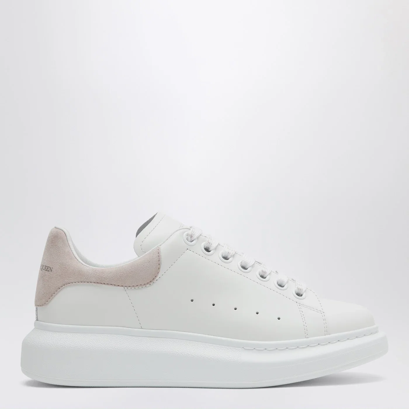 Alexander McQueen Oversized Sneakers in white/patchouli