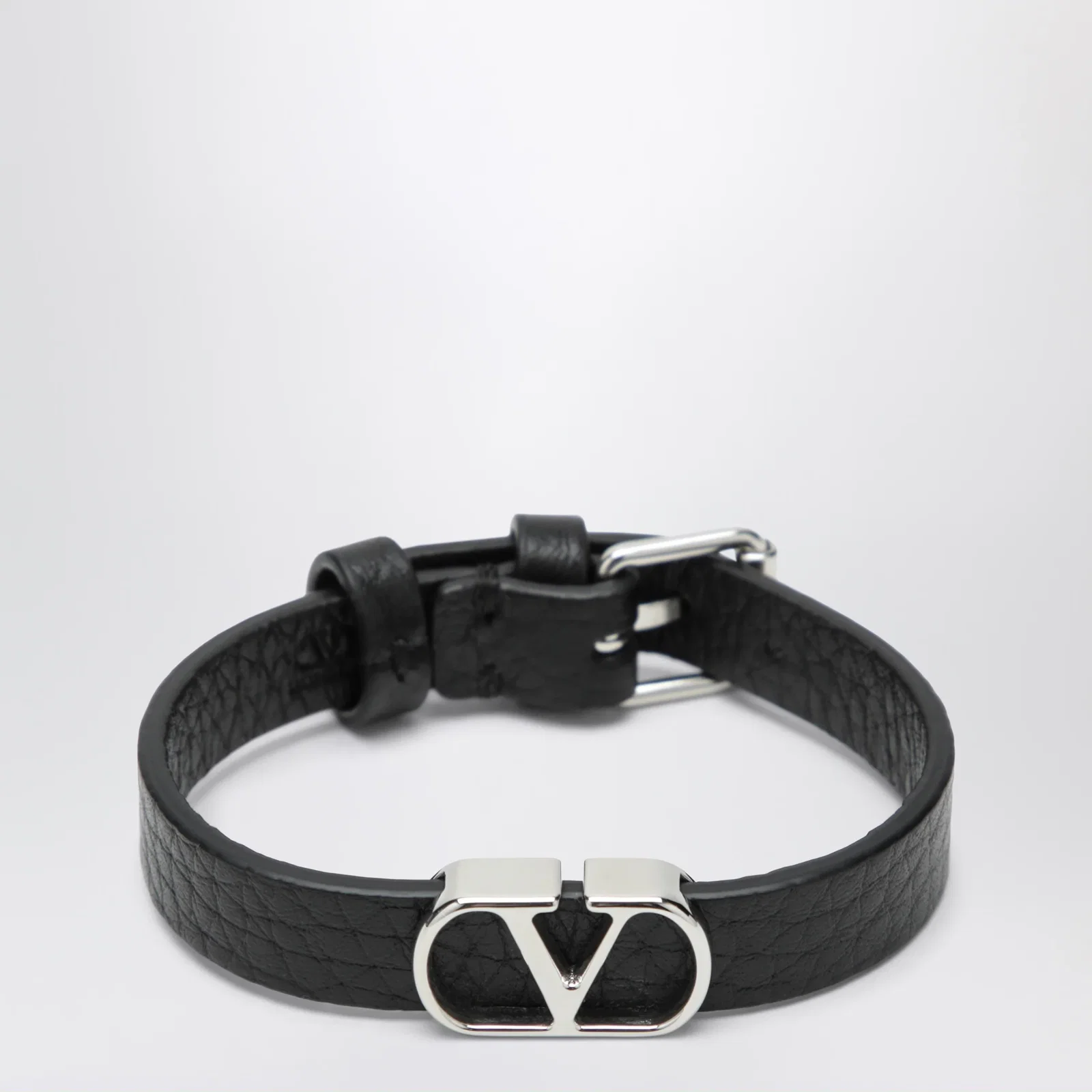 Valentino Garavani VLogo Signature bracelet in grained calfskin leather, black
