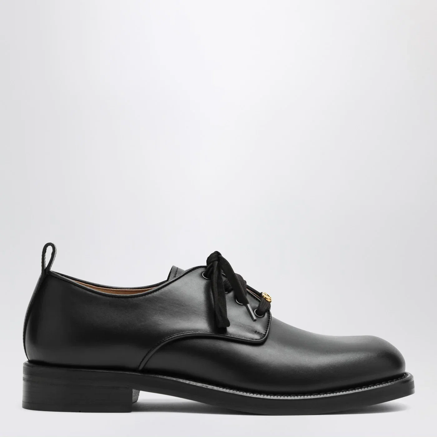 Valentino Garavani Black leather strap with Vlogo plaque