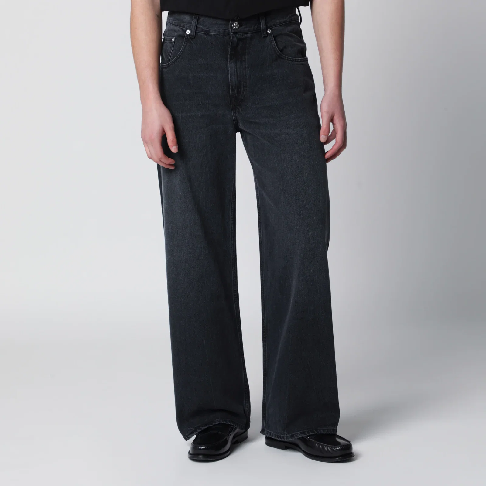 Séfr Relaxed Cut washed black jeans